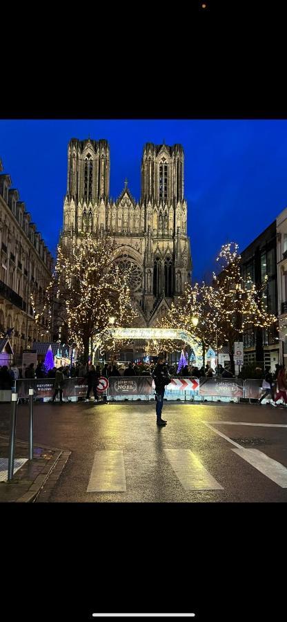 Hotel De La Cathedrale Reims Exterior photo